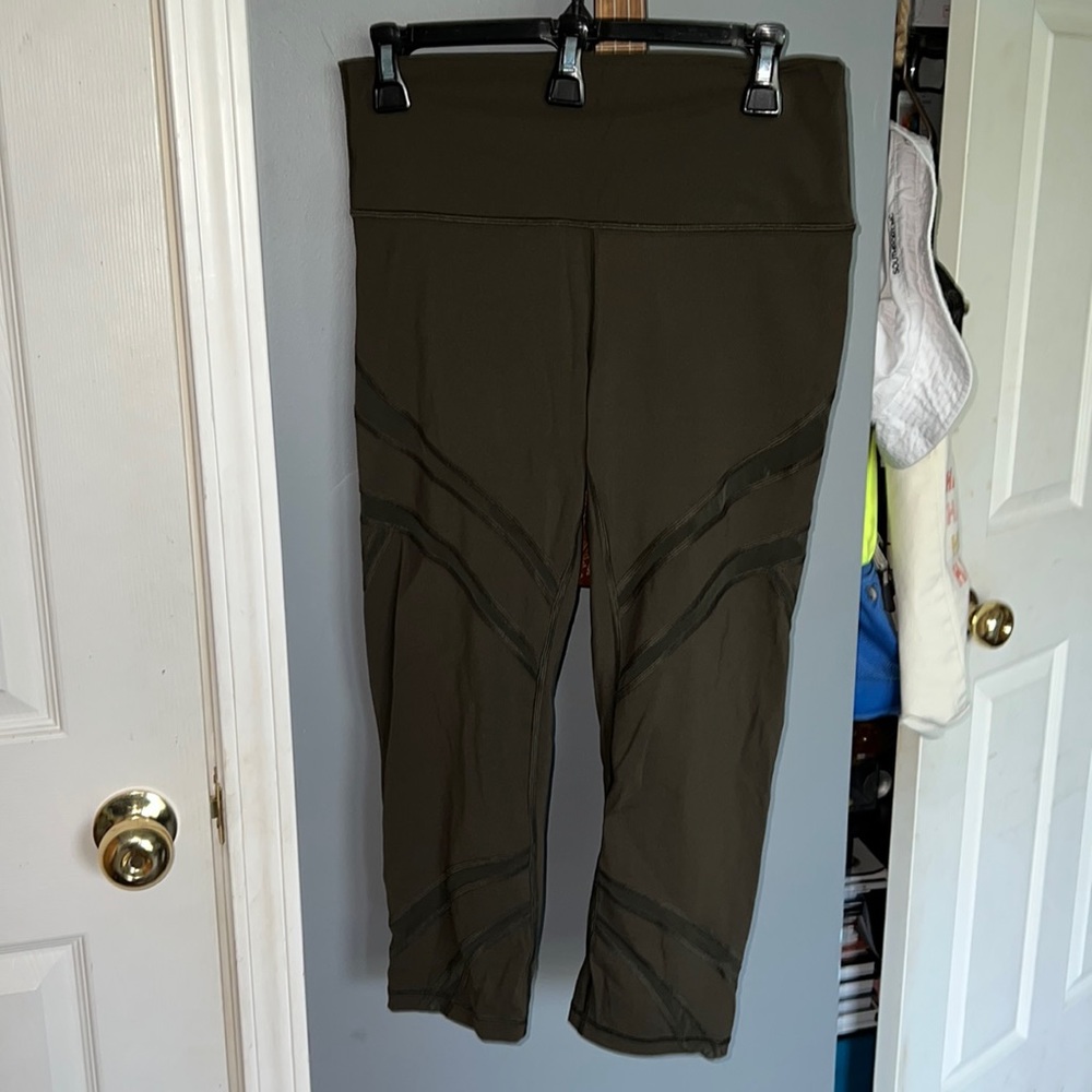 Super cute lulu lemon cropped leggings